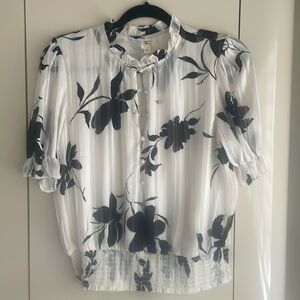 NWOT. Anthropologie Autres Filles cream and black floral pullover blouse size M